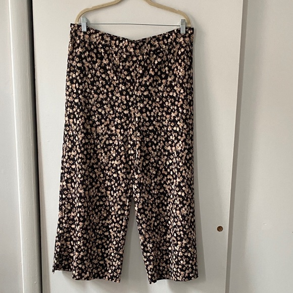 Isaac Mizrahi Black and Pink Floral Pants - Picture 1 of 2